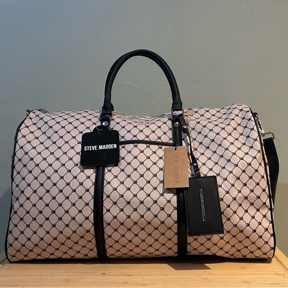Steve Madden BSPEEDY Large Tan And Black Monogram Weekender Bag - Picture 2 of 9